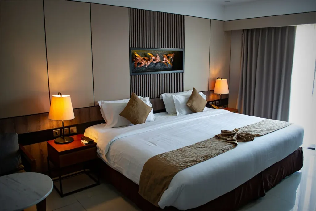 How to travel on a budget step by step
